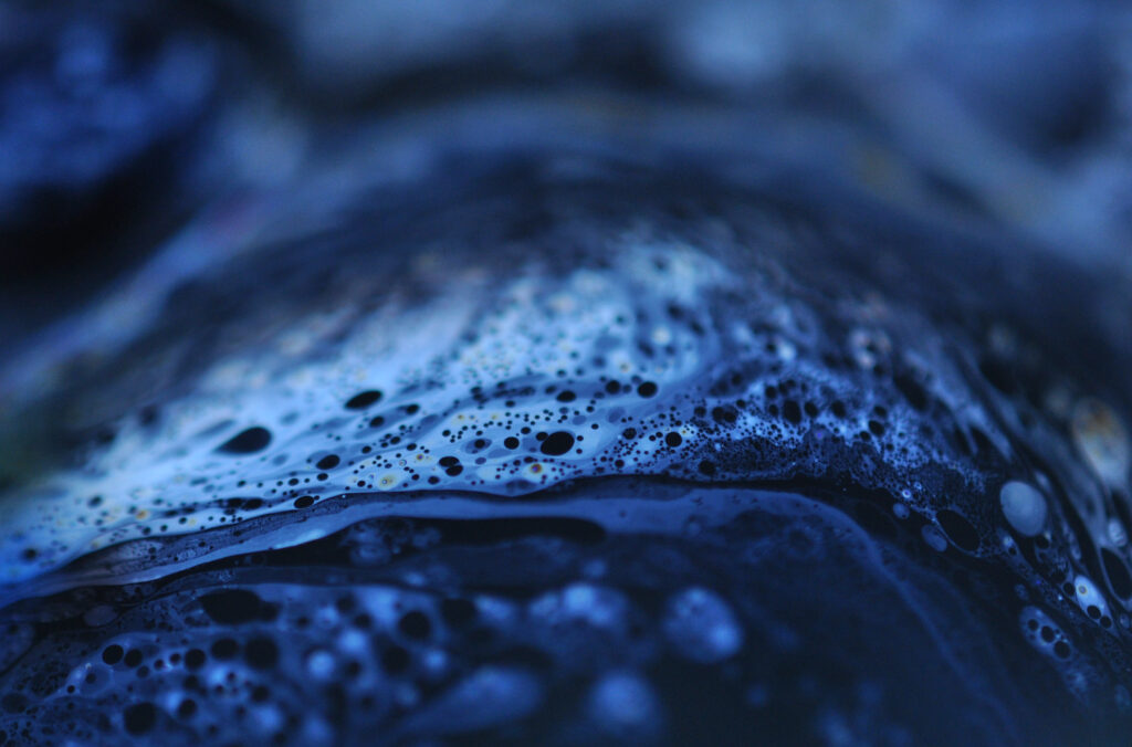 Intricate Dark Macro Wallpaper: Cosmic Liquid Patterns & Textures