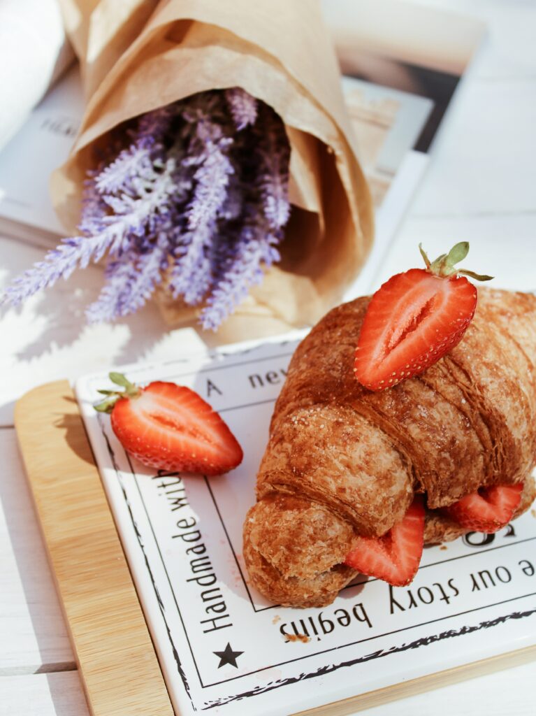 Cozy Breakfast Wallpaper: Croissant, Strawberries & Lavender Decor