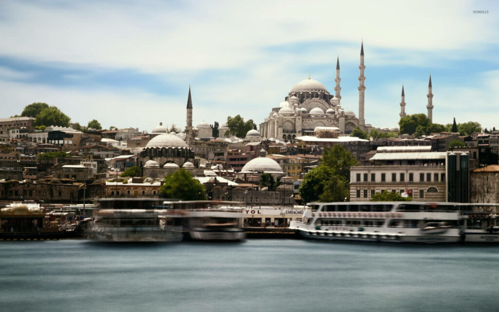 Istanbul's Iconic Mosques: Historic Architecture & Vibrant Waterfront Wallpaper