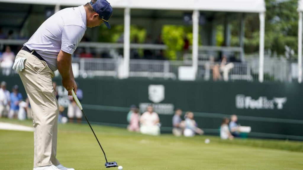 Jason Dufner Practicing Putting: Intense Focus Golf Wallpaper