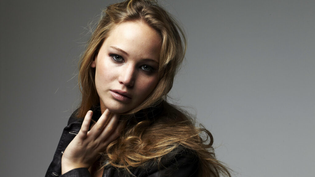 Jennifer Lawrence portrait wallpaper soft lighting neutral background natural beauty close-up