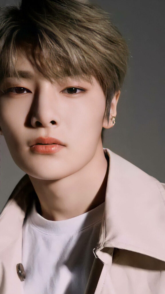 Jeong-In Stray Kids close-up portrait soft lighting neutral outfit Kpop wallpaper background