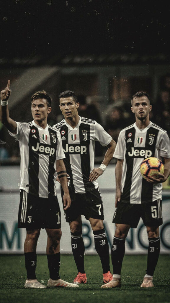 Juventus Wallpaper: Dybala, Ronaldo & Pjanić in Action
