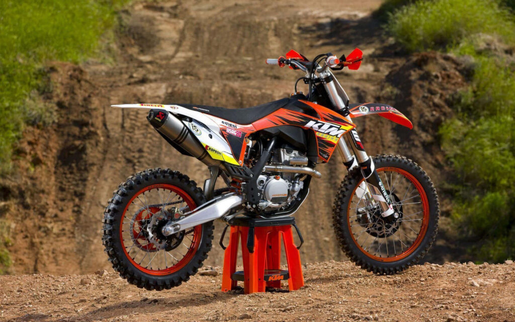 High-Performance KTM 350 SX-F Motocross Wallpaper Background