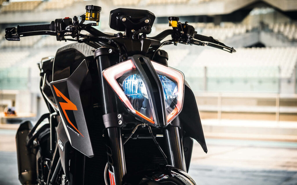 Stunning KTM Bike Wallpaper: Aggressive Design & Modern Aesthetics
