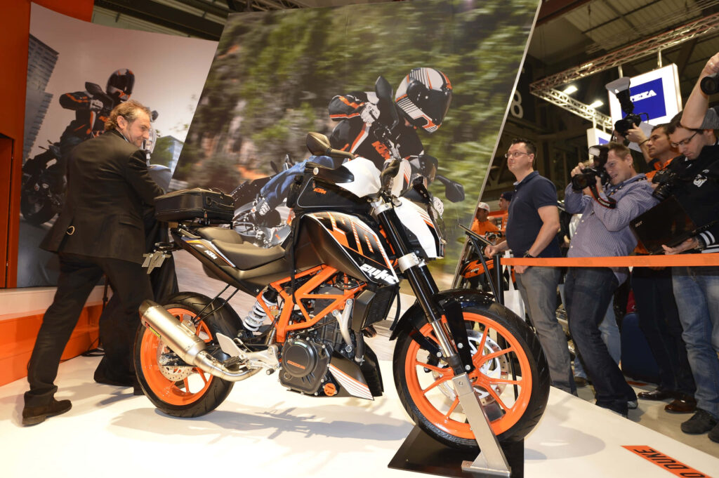 KTM Duke 390 Adventure Wallpaper: Bold Design & Sporty Action