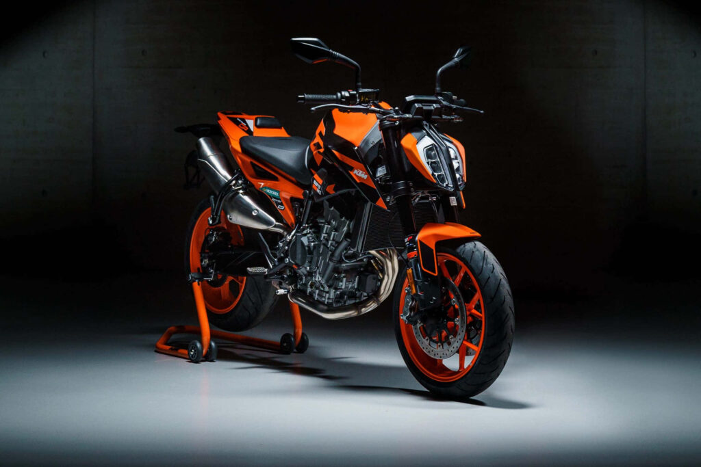 Dynamic KTM Duke Motorcycle Wallpaper: Iconic Speed & Style