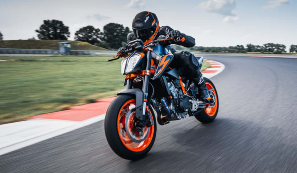 KTM Motorcycle Racing Wallpaper: Dynamic Design & Performance