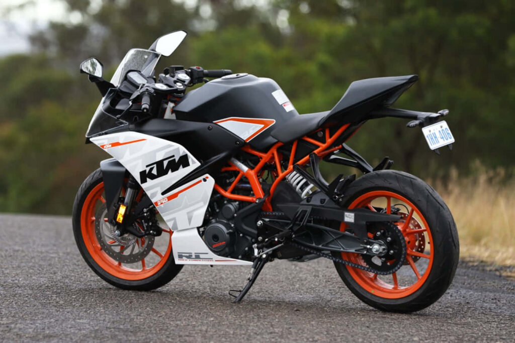 Bold KTM Performance Motorbike Wallpaper: Speed & Agility Design