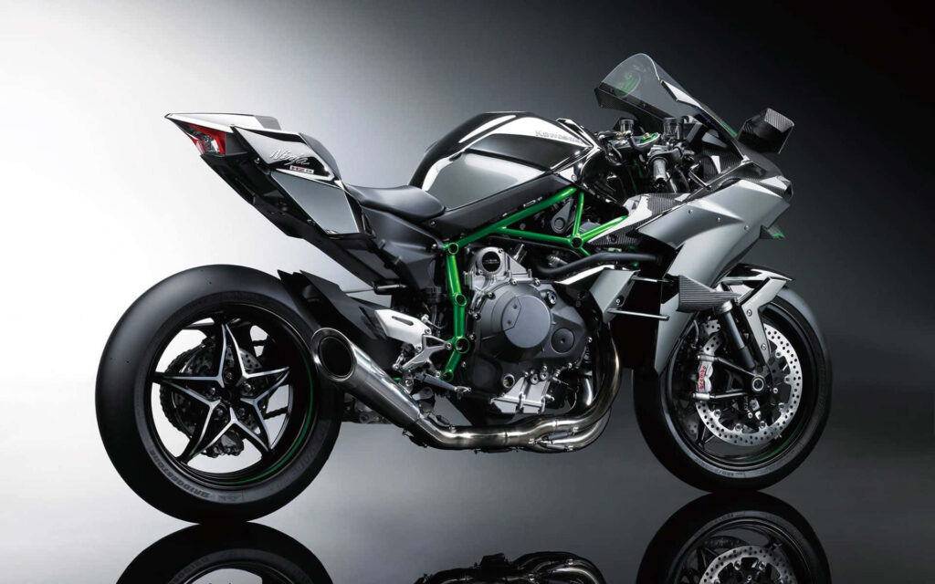 Kawasaki Ninja ZX-10R Wallpaper: Sleek Racing Motorcycle Background
