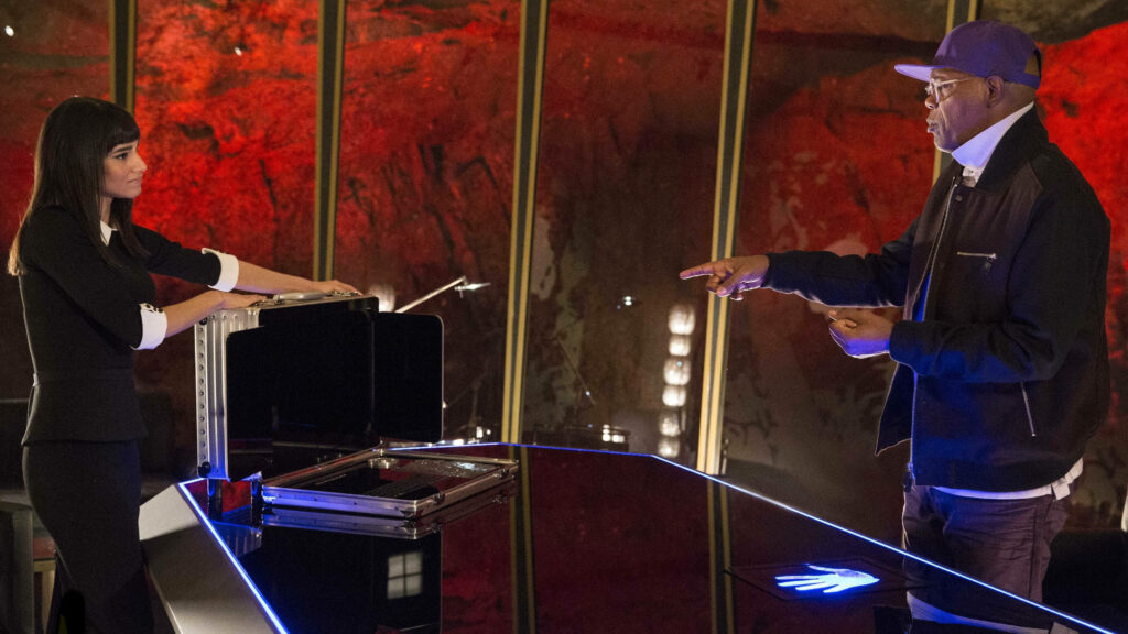 Kingsman Richard and Gazelle in dramatic lighting high-tech wallpaper from Kingsman film scene