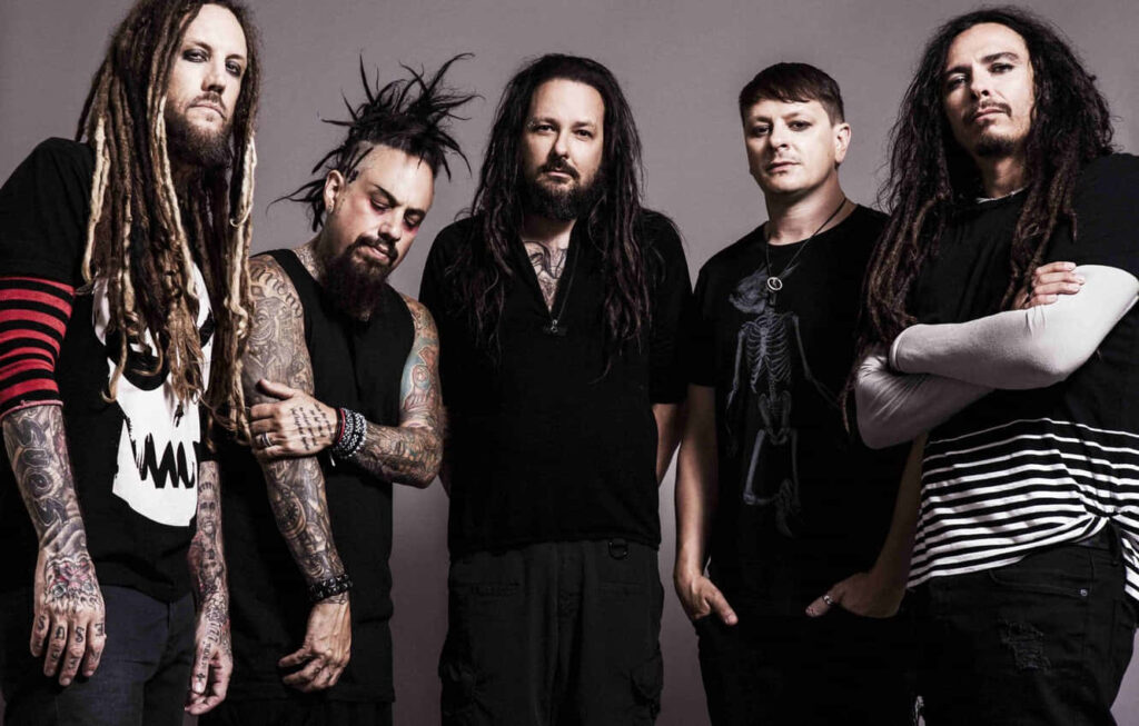 Korn Band Members Wallpaper - Dynamic Style & Unique Presence Background