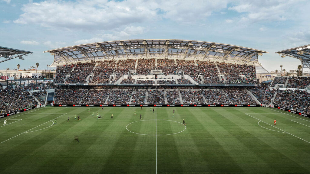 LAFC Football Field Wallpaper: Mid-Match Excitement & Enthusiastic Fans