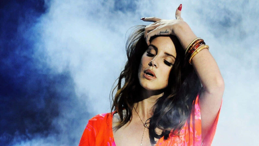 Lana Del Rey Live Wallpaper: Elegance & Emotion in Stunning Backdrop