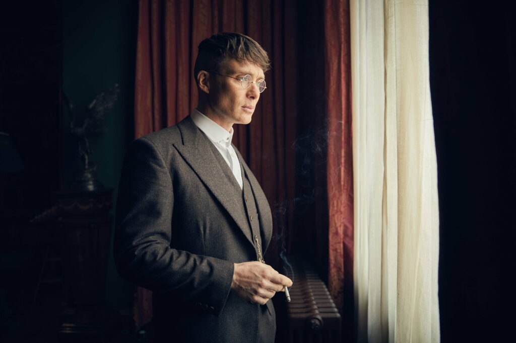 Gritty Elegance: Thomas Shelby Unleashed in Exquisite 4K Wallpaper