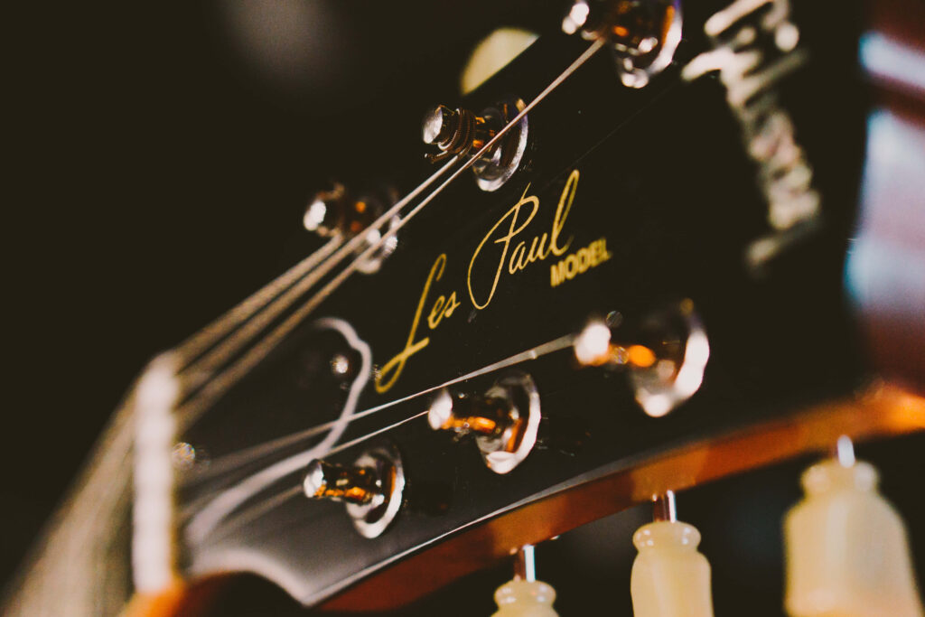 Les Paul Guitar Headstock Wallpaper: Iconic Design & Details