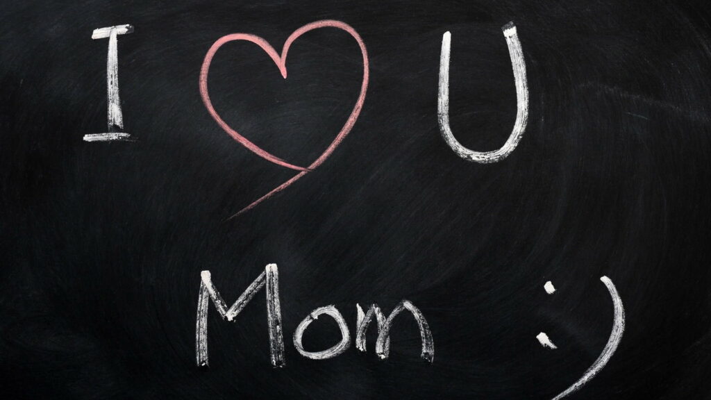 To the World's Greatest Mom: A Heartwarming Tribute in Chalkboard Art! Wallpaper