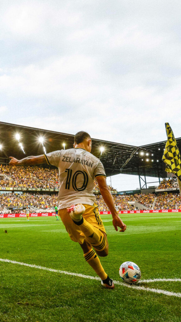 Lucas Zelarayan in Action: Vibrant Columbus Crew Wallpaper Background