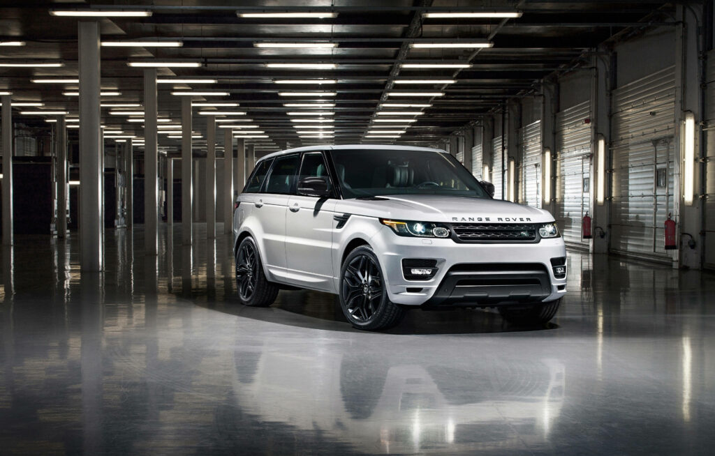 Luxurious Black-and-White Range Rover 4K Wallpaper Background