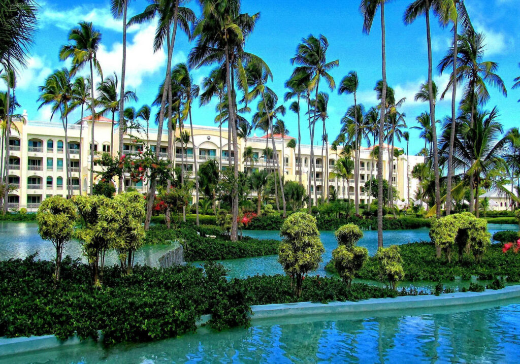 Luxurious Dominican Republic Resort Wallpaper with Tropical Views