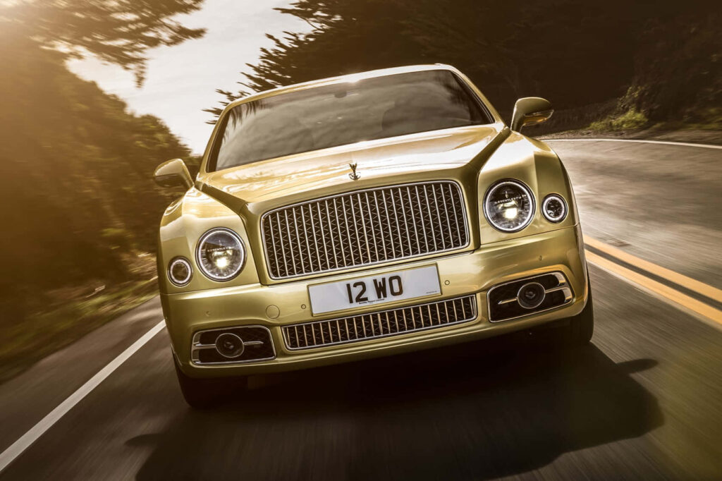 Power and Sophistication of Bentley Mulsanne on the Open Road Wallpaper