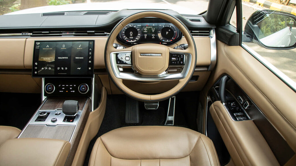 Luxurious Land Rover Interior Wallpaper: Sleek Dashboard & Premium Design