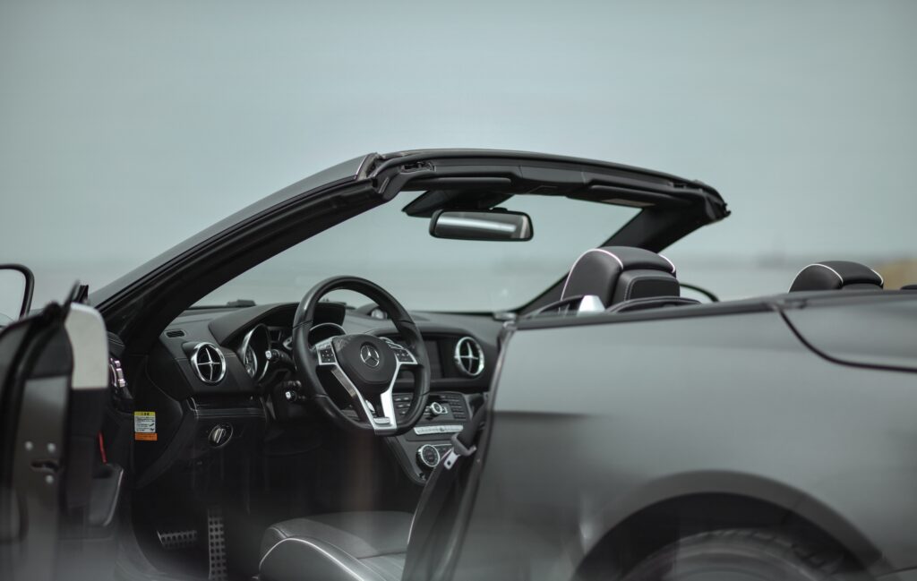 Luxurious Mercedes-Benz SL 350 Interior Wallpaper: Sleek Design & Elegance