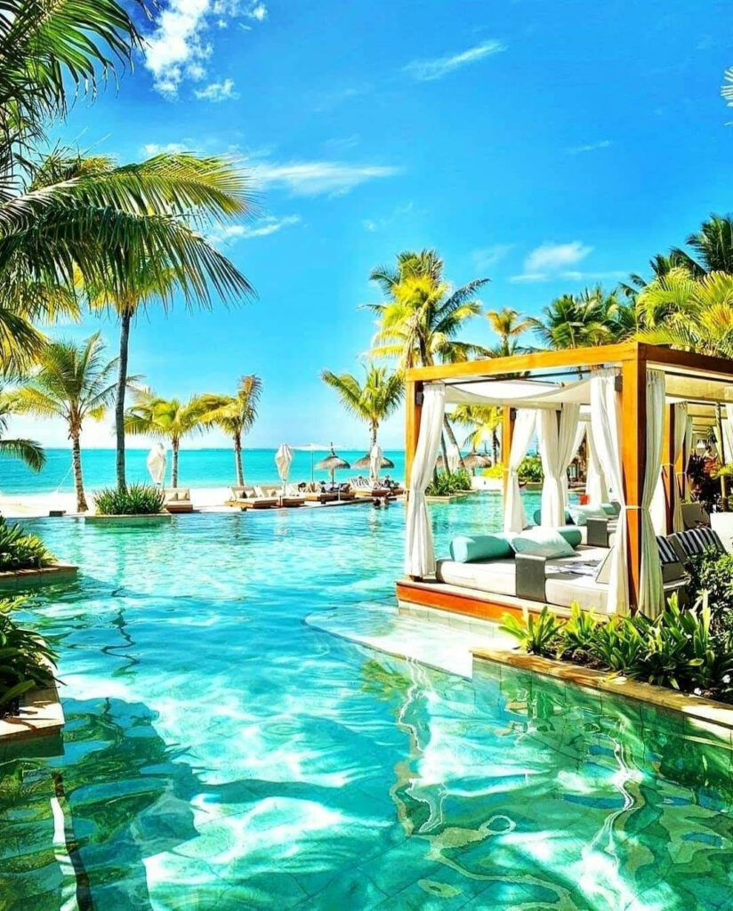 Luxurious Infinity Pool Wallpaper - Tropical Paradise Escape