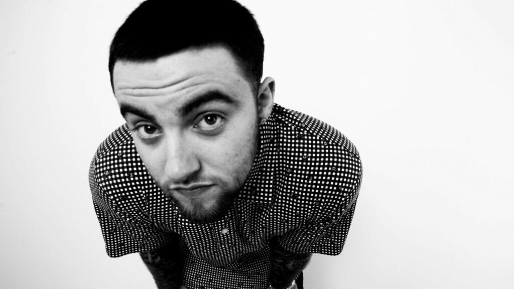 Mac Miller: Sharp and Stylish in a Closeup Shot of His Checked Black Shirt Wallpaper