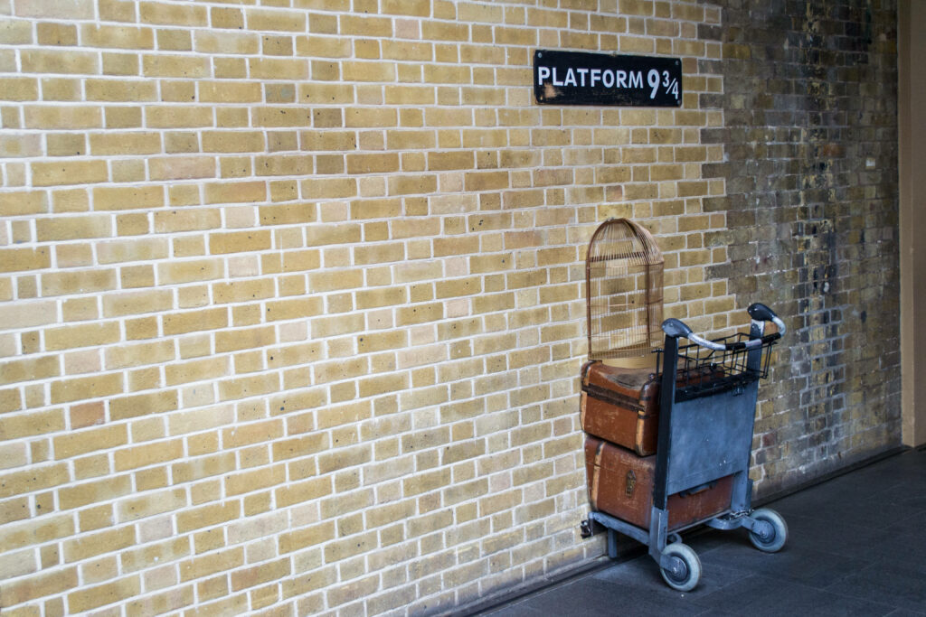 Magical Harry Potter Wallpaper: Platform 9¾ Luggage Cart Scene