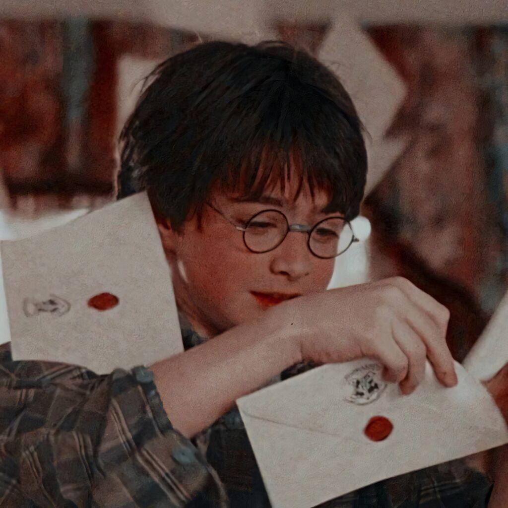 Hogwarts Acceptance Letter Wallpaper: Enchanting Wizarding Background
