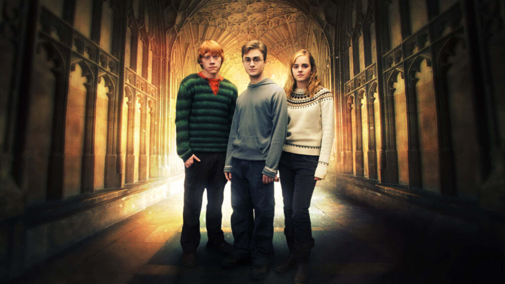 Magical Hogwarts Wallpaper: Harry, Ron & Hermione in Gothic Corridor