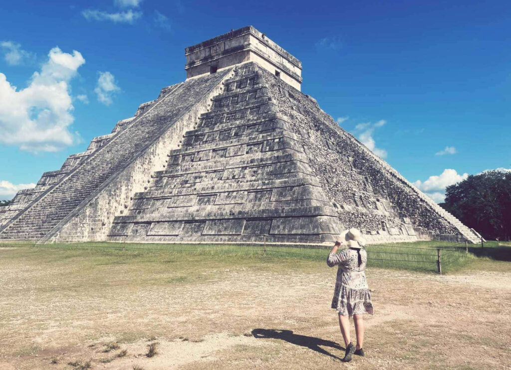 El Castillo Temple of Kukulcán Wallpaper: Majestic Mayan Pyramid