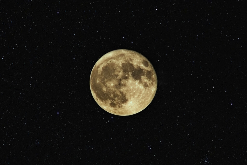 A Majestic Night: Capturing the Splendor of HD Moon in a Celestial Blanket of Stars Wallpaper