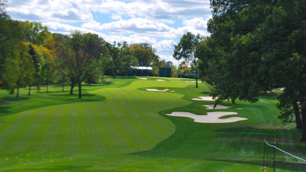 Medinah Country Club golf course wallpaper with lush fairway white sand bunkers and blue sky