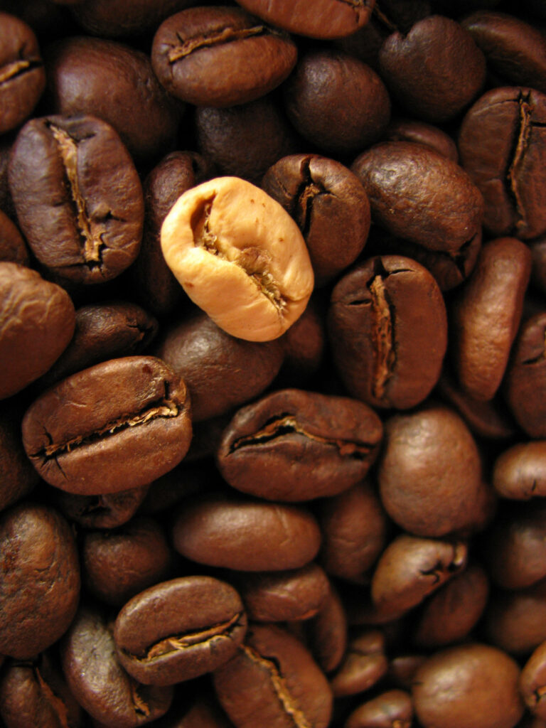 Medium Roast Coffee Beans: Rich Brown Color & Texture Wallpaper
