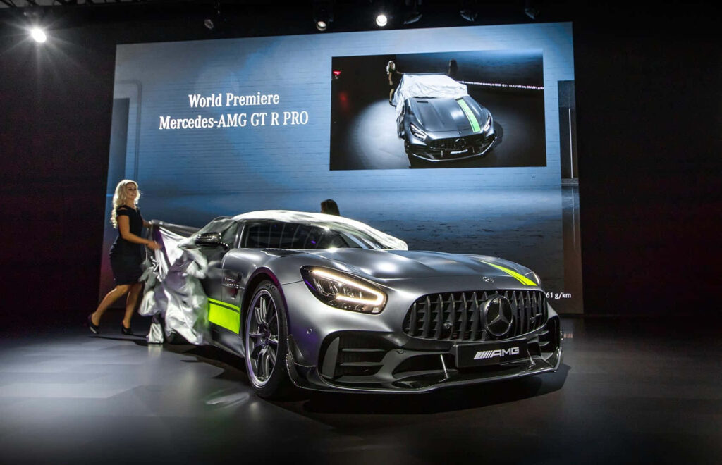 Mercedes-AMG GT R showcased at Los Angeles Auto Show world premiere with sleek dynamic design wallpaper