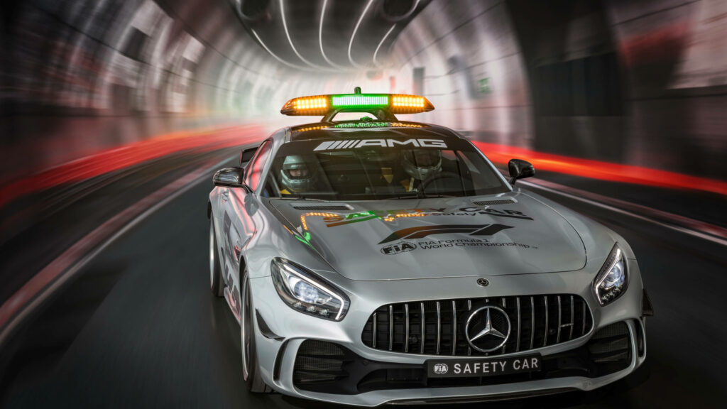 Mercedes AMG GTR 2018 FIA Formula 1 safety car racing fast through tunnel motorsport wallpaper