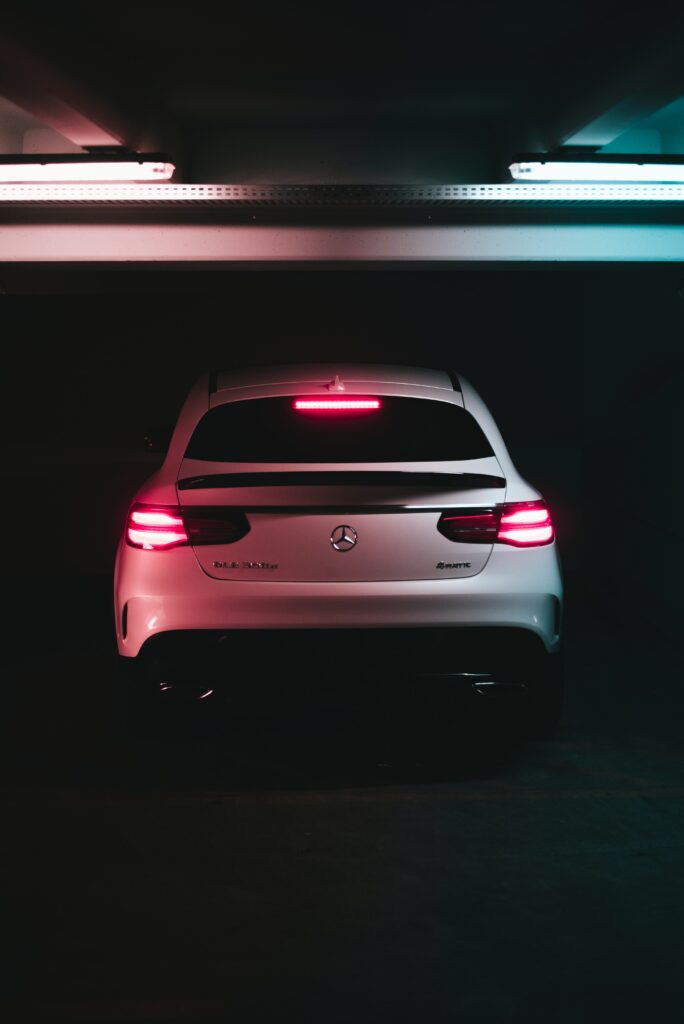 Elegant Rear View of Mercedes-Benz GLE 350d in Dramatic Lighting Wallpaper