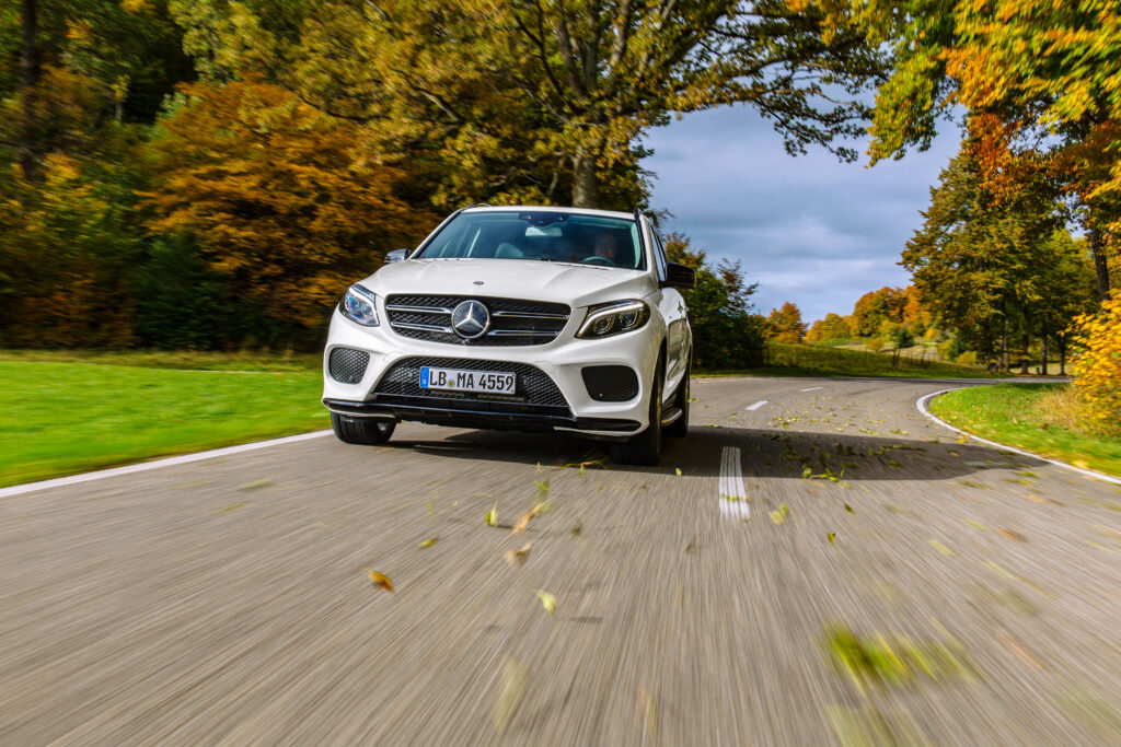 Mercedes-Benz GLE-Class V166 AMG in Autumn: Sleek & Dynamic Wallpaper