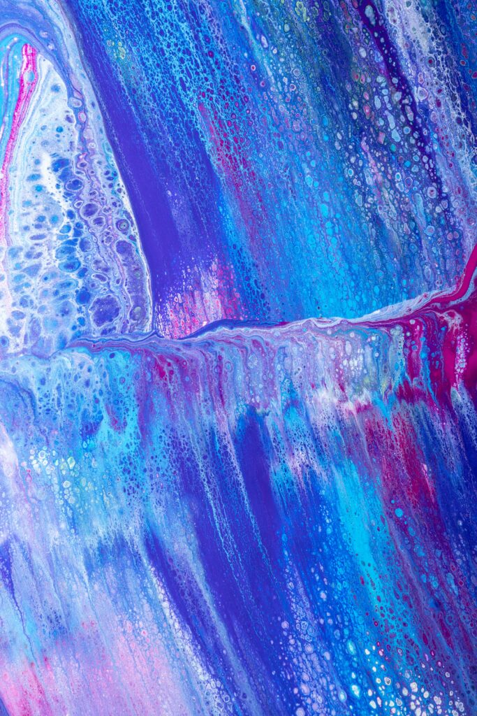 Dynamic Abstract Wallpaper: Mesmerizing Fluid Patterns in Vibrant Colors