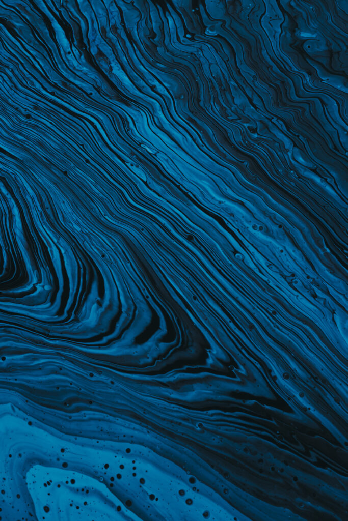 Mesmerizing Blue & Black Abstract Wallpaper - Fluid Wave Design