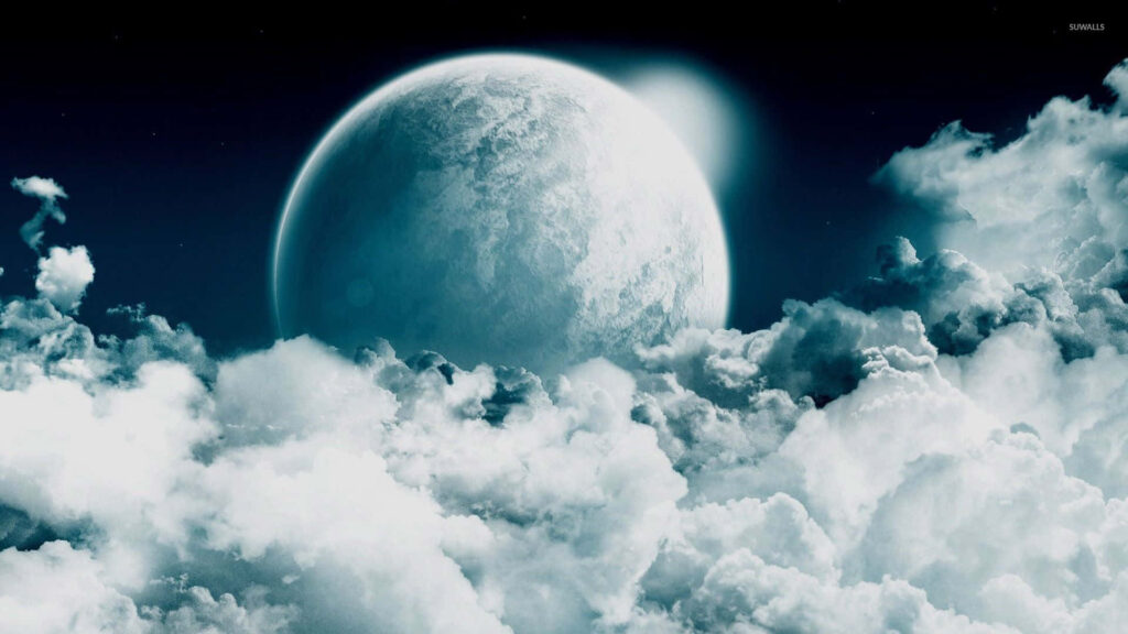 Stunning Moonlit Wallpaper: Glowing Moon & Dramatic Cloudy Sky