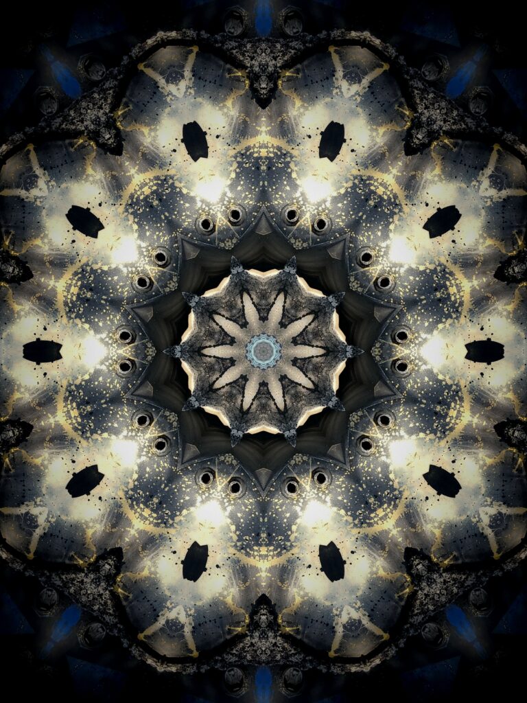 Mesmerizing Fractal Wallpaper: Intricate Drops & Kaleidoscopic Symmetry