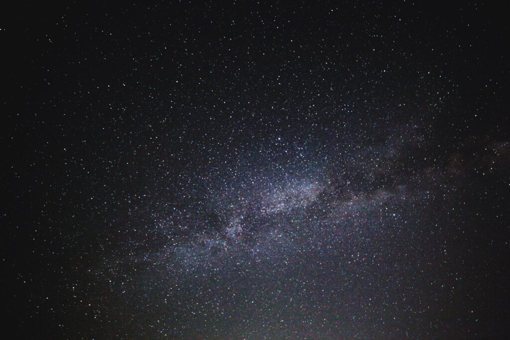 Starry Night Sky Wallpaper: Mesmerizing Galaxy & Constellation Background