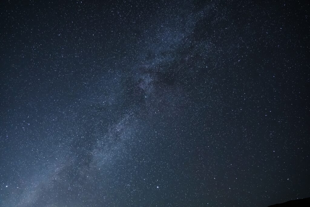 Mesmerizing Starry Sky Wallpaper - Twinkling Stars & Nebula