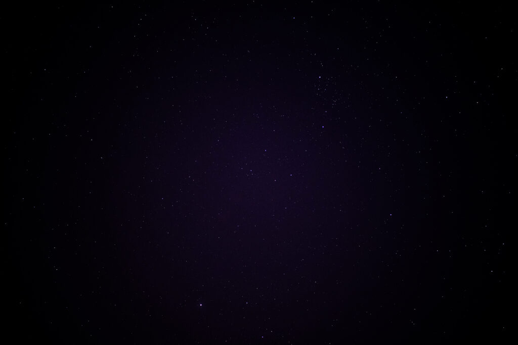 Mesmerizing Starry Sky Wallpaper: Twinkling Stars & Serenity