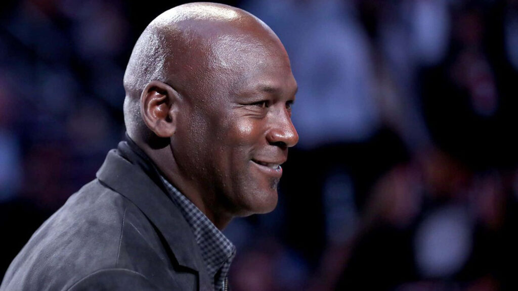 Basketball icon Michael Jordan Wallpaper