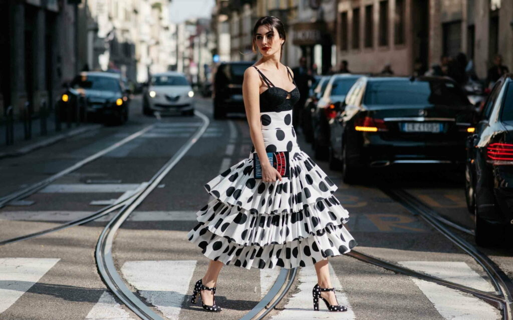 High Fashion Extravaganza: Captivating Street Style in Milan Fashion Week Wallpaper