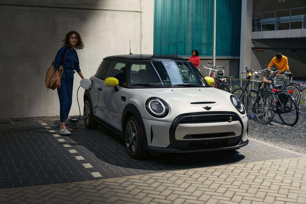 Mini Cooper Hardtop 2 Door Wallpaper: Compact Luxury & Modern Design